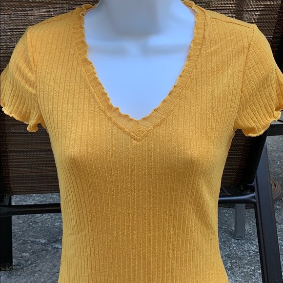 V-Neck Body Con Yellow Dress - Picture 4 of 6